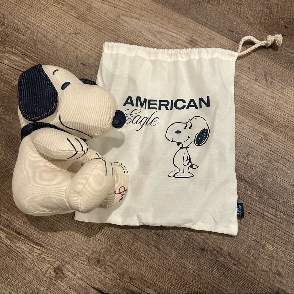 American Eagle Outfitter's Snoopy 2024 Limited-Edition Plush Toy with dust bag !